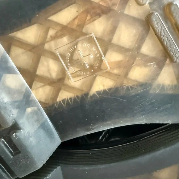 Dr. Martins Black Patent Leather Unisex Chelsea Boots - Picture 11 of 12